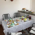 Oda ve Kahvaltı La Marinella
