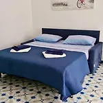 La Marinella Oda ve Kahvaltı