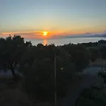 Oda ve Kahvaltı La Marinella 3*