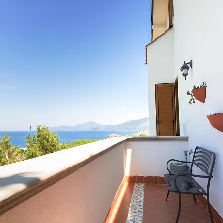 Couette-café La Marinella 3*